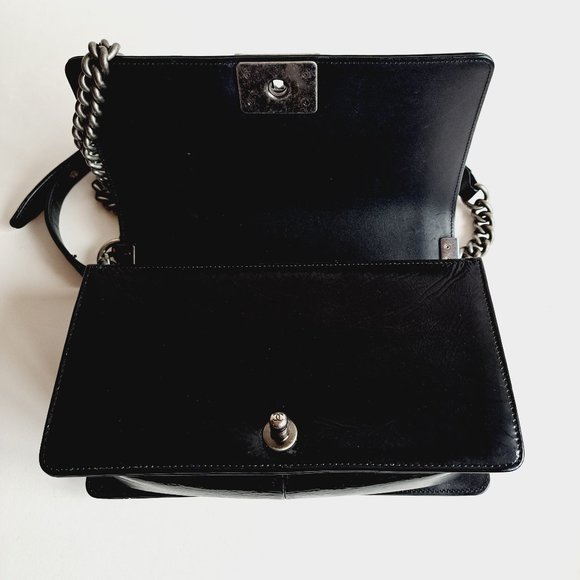 Chanel Black Python Medium Boy Flap Bag - Picture 8 of 16